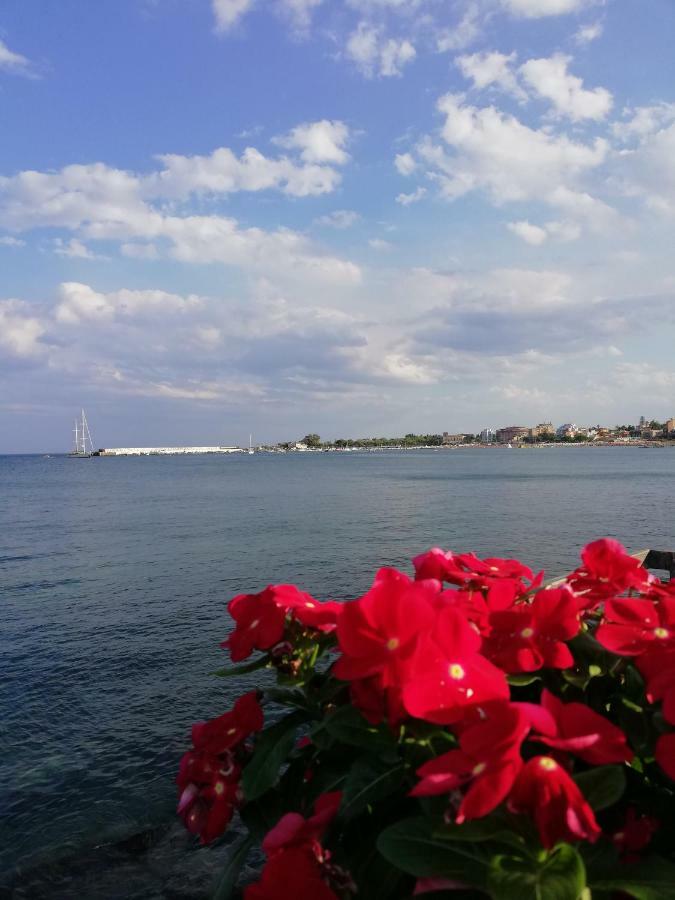 Casa Vacanze Aloha Giardini Naxos Exteriör bild
